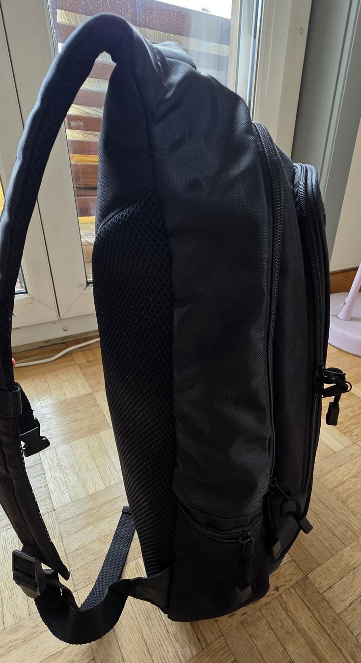 Zaini: Sac à dos ASUS pour PC portable/gaming – Usato da Yverdon-les-Bains venduto da van_dq65 5