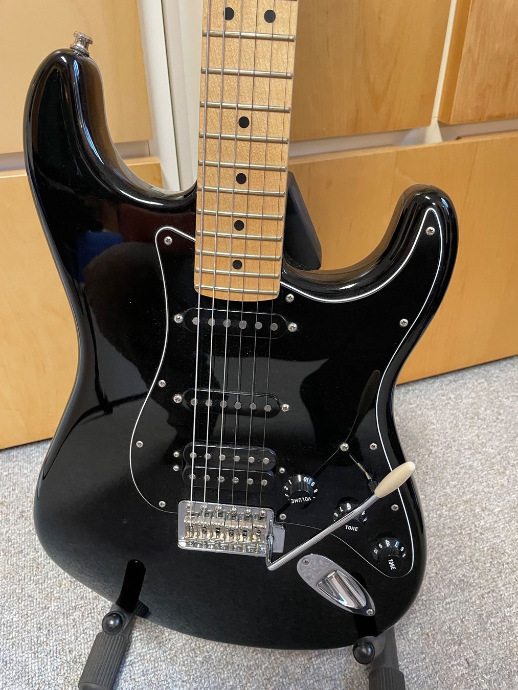 Fender Strumenti musicali: Fender American Special Stratocaster HSS MN E-Gitarre VB – Usato da Zürich venduto da las_b97l 1
