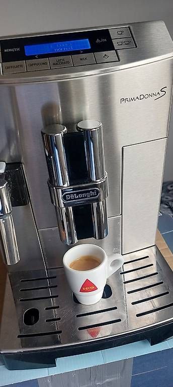 De'Longhi Machines à café & Machines à expresso: Superbe machine á café delonghi PrimaDonna S – D'occasion à Rolle par mro_5nyk 4