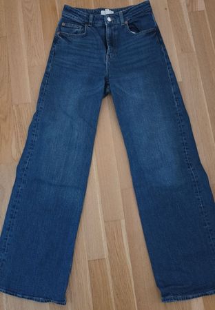 H&M Jeans blau weit geschnitten gebraucht