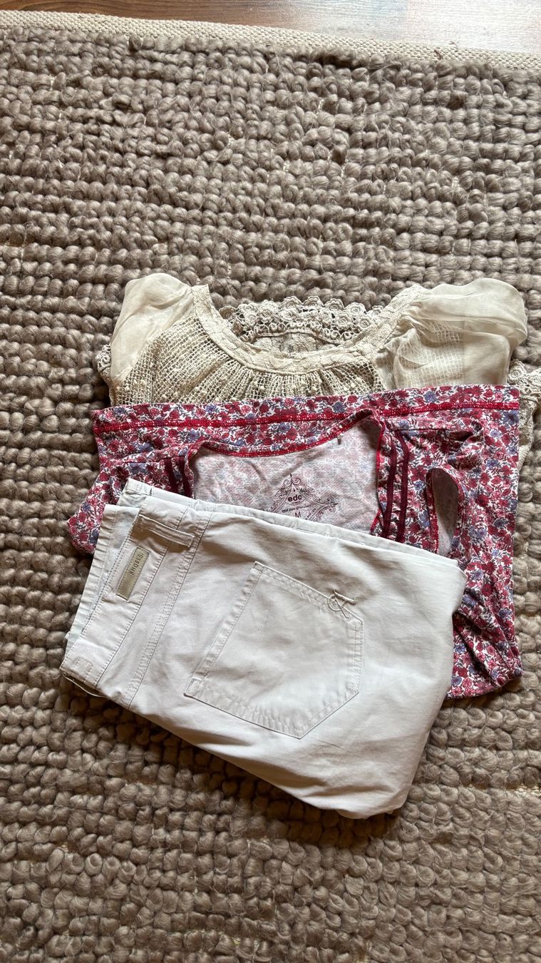 Lotti di vestiti: Capri Hose mit 2 T-Shirt – Usato da Balsthal venduto da wasserente 1