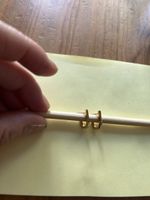 Boucles d'oreilles dorées minimalistes - parfaites pour l'ét
