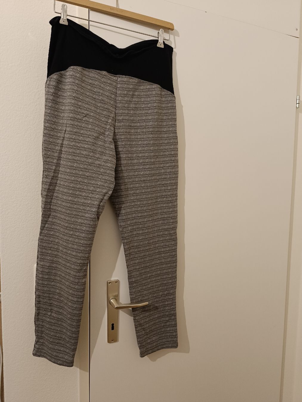 Pantaloni: schwangerschaft Hose Grösse 42 – Usato da Dübendorf venduto da phoebe013