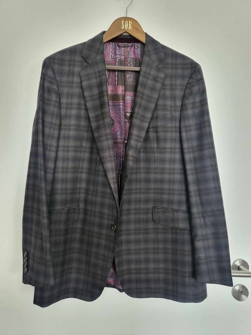 Etro Completi: ETRO Anzug Gr. 54 – Usato da Riedt b. Erlen venduto da 63ak