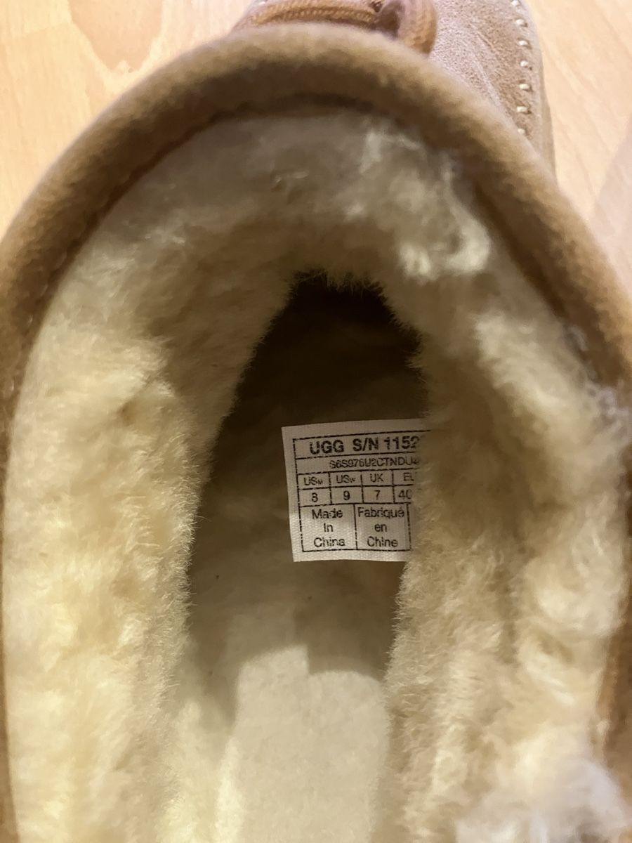Ugg Scarpe da donna: Ugg Damenschuhe US Gr 9. Wie neu – Nuovo (secondo la descrizione) da Zürich venduto da dcd_h2x8 5
