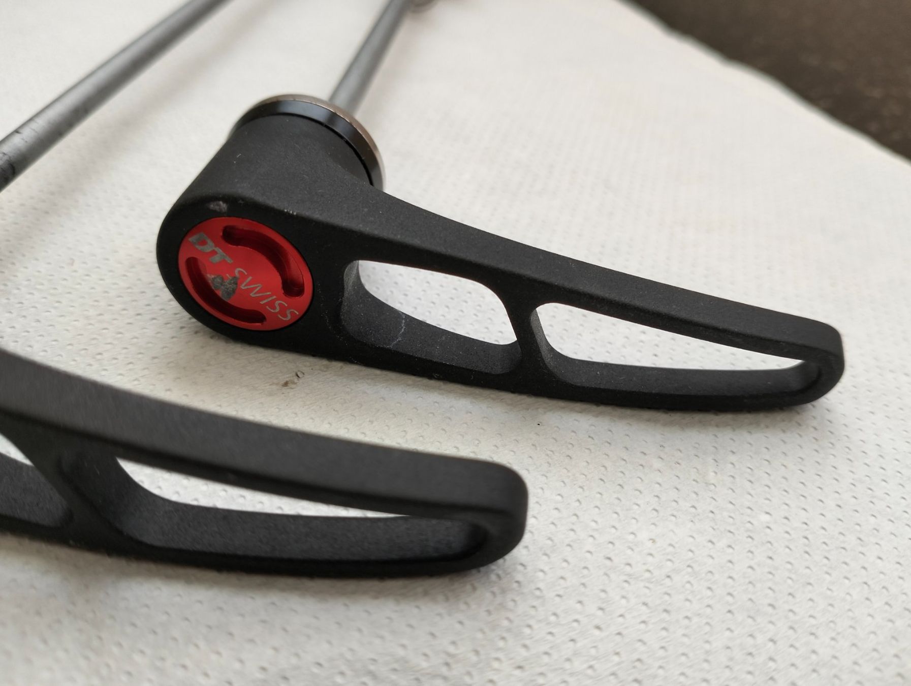 Swiss Pezzi di ricambio: DT Swiss Schnellspanner Set – Usato da Uster venduto da KarlZH 3
