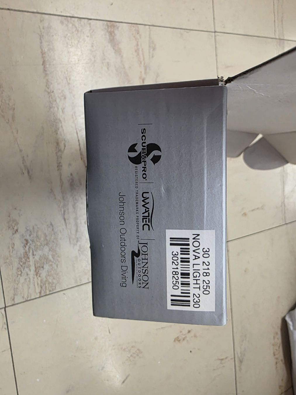 Scubapro Lampade: SCUBAPRO Nova 230 Tauchlampe - neu – Nuovo (secondo la descrizione) da Remetschwil venduto da Schnickian 1