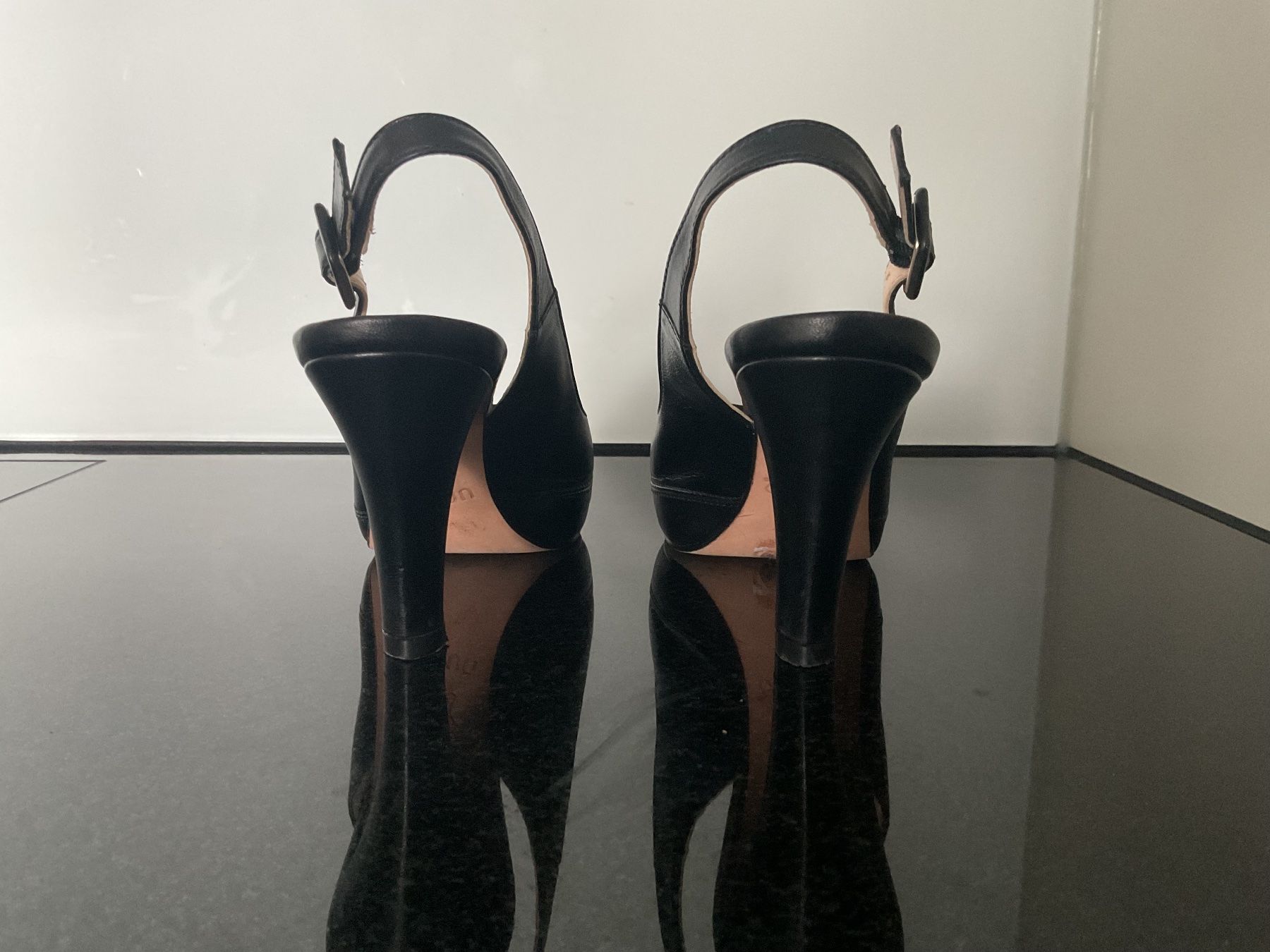 Unisa Scarpe da donna: Unisa Sandalen mit Absatz – Usato da Dübendorf venduto da Mittwoch.2023 2