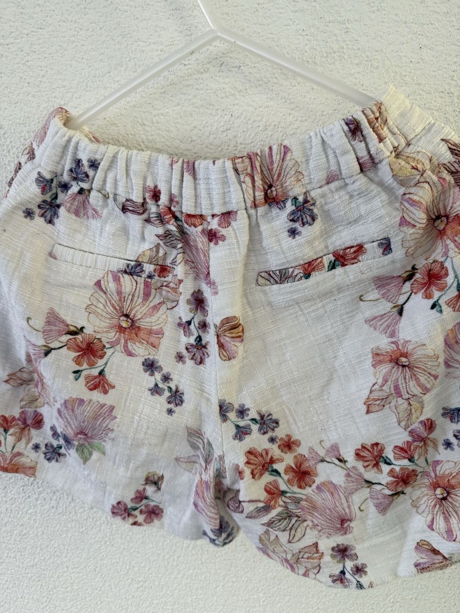 Zara Pantaloni: Zara Shorts mit Blumenmuster, Grösse 122 – Nuovo (secondo la descrizione) da Freidorf TG venduto da nad_fxh7 1