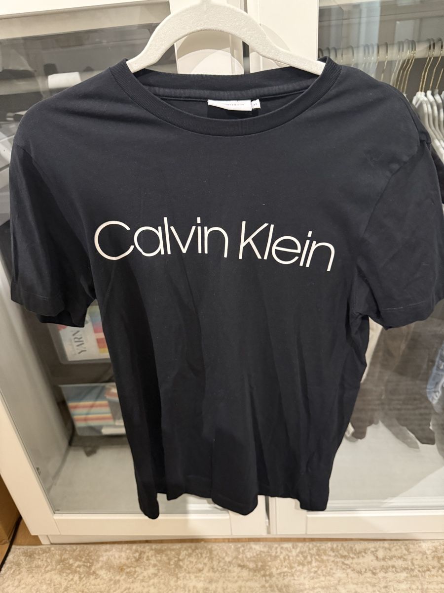 Calvin Klein T-shirts: Calvin Klein T-Shirts im 2er-Set – D'occasion à Winterthur par fij_f65r 2