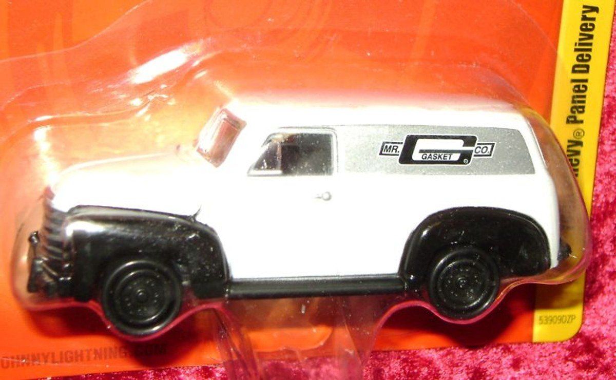 Johnny Lightning Modellini d'auto: Chevy "Panel Delivery" 1950 (Johnny Lightning 1:64) – Nuovo e nell'imballaggio originale da Tramelan venduto da kha_jvd5 1