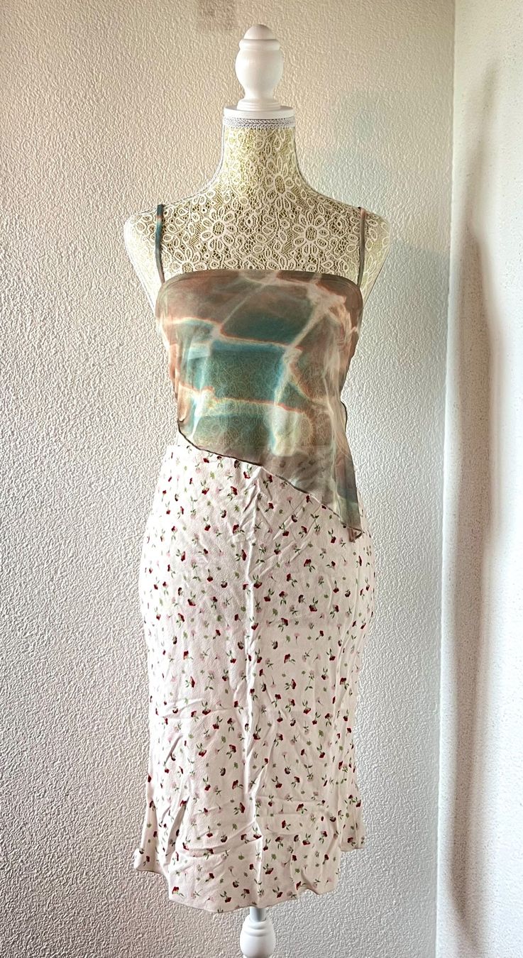 Pull&Bear Top: 90s sheer silk cami top – Nuovo (secondo la descrizione) da Otelfingen venduto da houseofstae