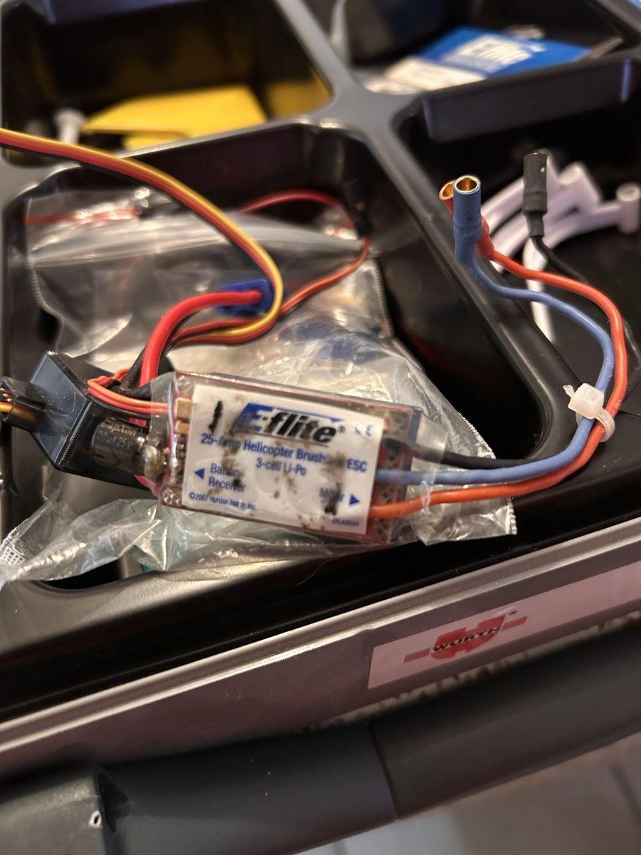 E-Flite RC Modellbau: Pièces détachées pour hélicoptère E-flite Blade 400! – Gebraucht aus Monthey von ase_p2zk 3