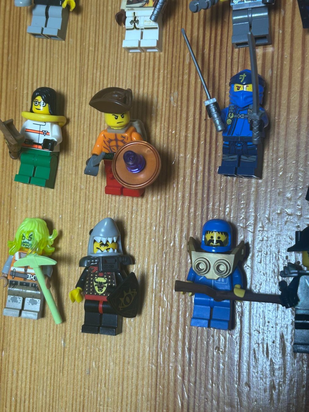 Lego Giocattoli: 32 verschiedene  Lego Personen – Usato da Volketswil venduto da Daniel68ernst 4