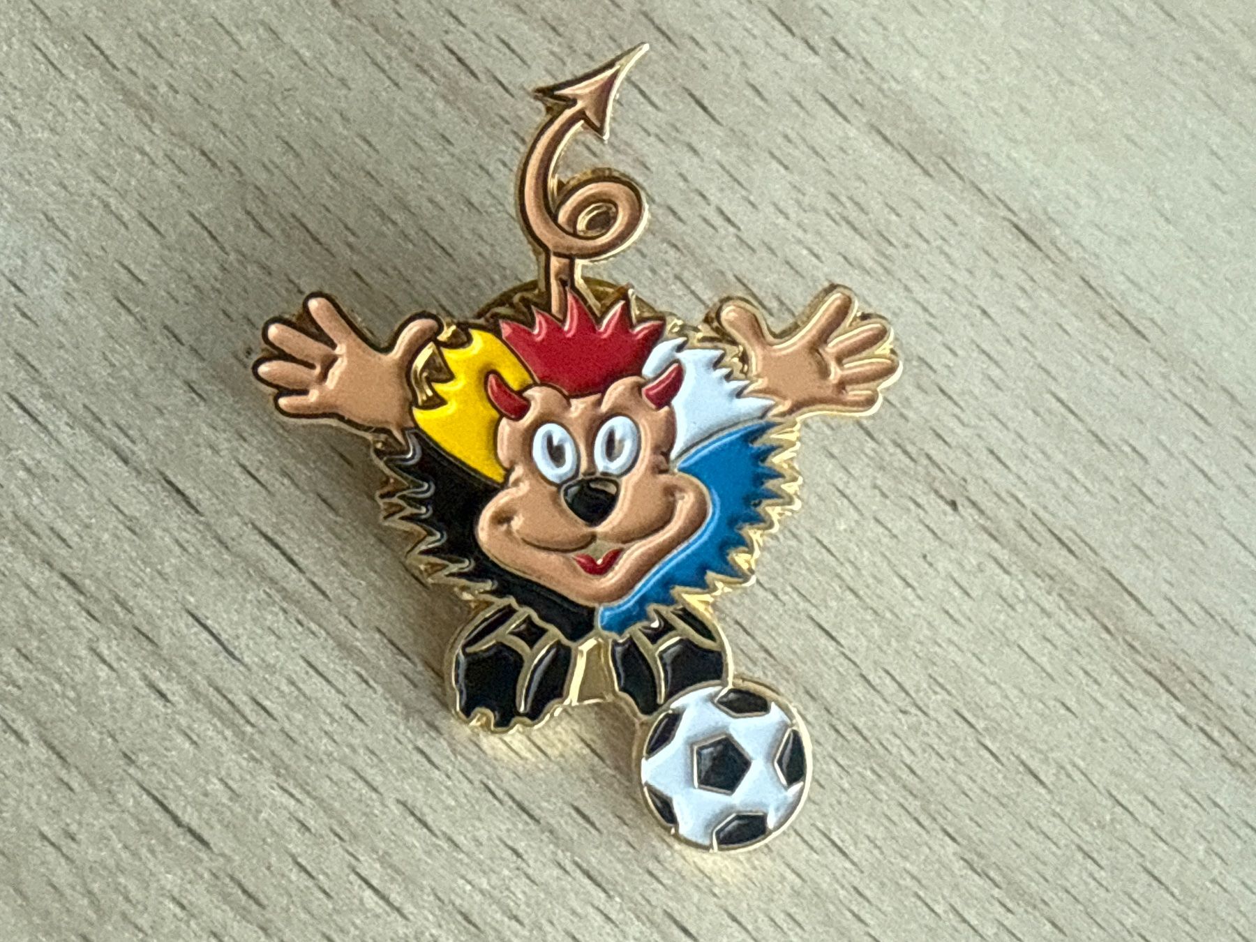 Placchette & Badge: Pin UEFA EURO 2000 – Usato da Glattbrugg venduto da Schweigmatt