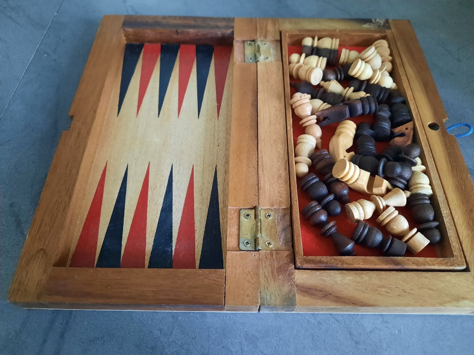 Giochi: JEU D'ÉCHECS, dans son COFFRET-ÉCHIQUIER – Usato da Le Locle venduto da marylise01 3