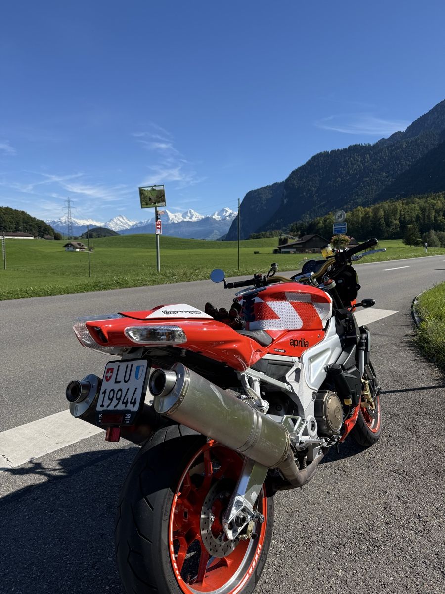 Strada: Aprilia Tuono 1000 rr – Usato da Emmenbrücke venduto da PFBERLIN 2
