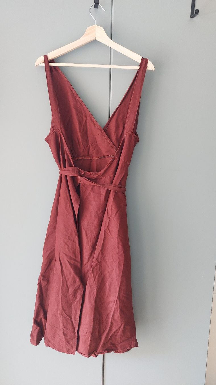 Oysho Vestiti: Elegantes Leinen Wickelkleid – Nuovo (secondo la descrizione) da Basel venduto da Sil_Yes 1