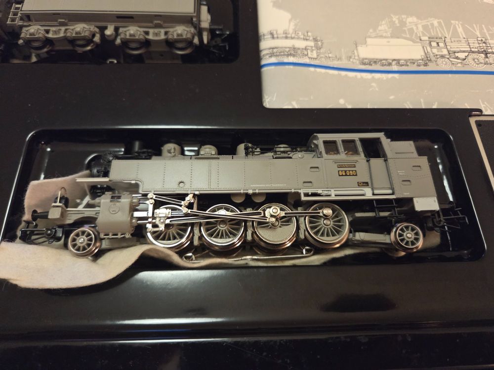 Märklin 3600 - Loco Électrique DR Édition Spéciale "750 Jahre Berlin" - Digital DCC Neuf