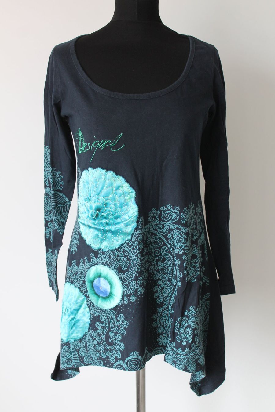Desigual Tuniche: Tunique DESIGUAL taille M – Usato da Chez-le-Bart venduto da jasse