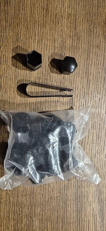 Tutti pezzi di ricambio auto: Radschraubendeckel 19er – Usato da Horw venduto da Row707 1