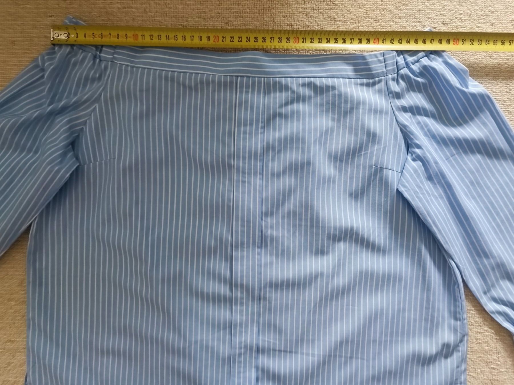 Top: Hellblaues schulterfreies Damentop, Größe 40 – Usato da Wallisellen venduto da C_DM 4