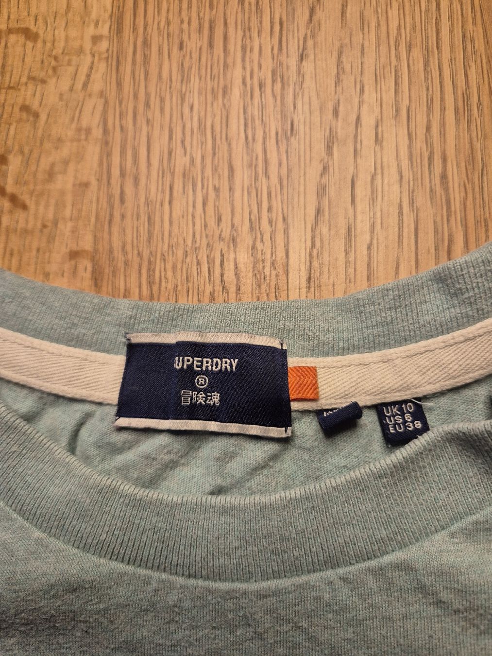 Superdry T-shirt: Tshirt SuperDry Gr.38 – Usato da Valens venduto da Limaj 2