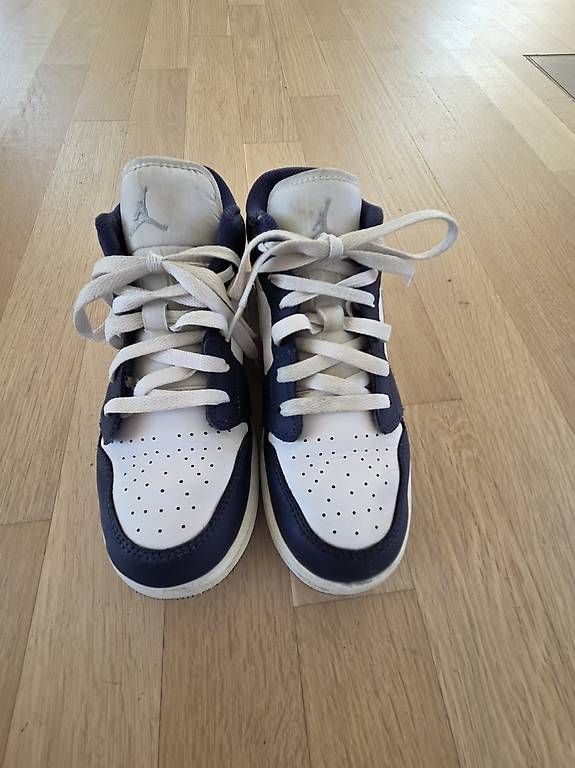 Scarpe da uomo: Air Jordan 1 Low Gr. 38.5 – Usato da Uster venduto da laemau