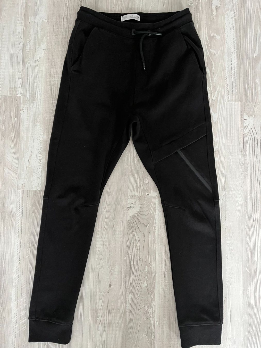 Zara Pantaloni: Pantalon jogging noir – Nuovo (secondo la descrizione) da Court venduto da Style_ambre