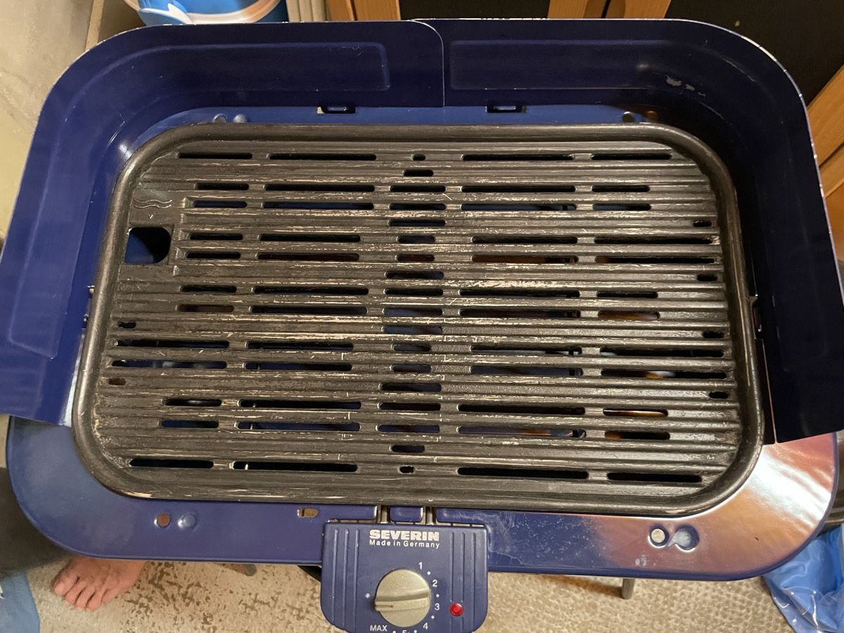 Griglie: Elektrogrill / Tischgrill mit Standgestell  – Usato da Füllinsdorf venduto da cat_sn9q 1