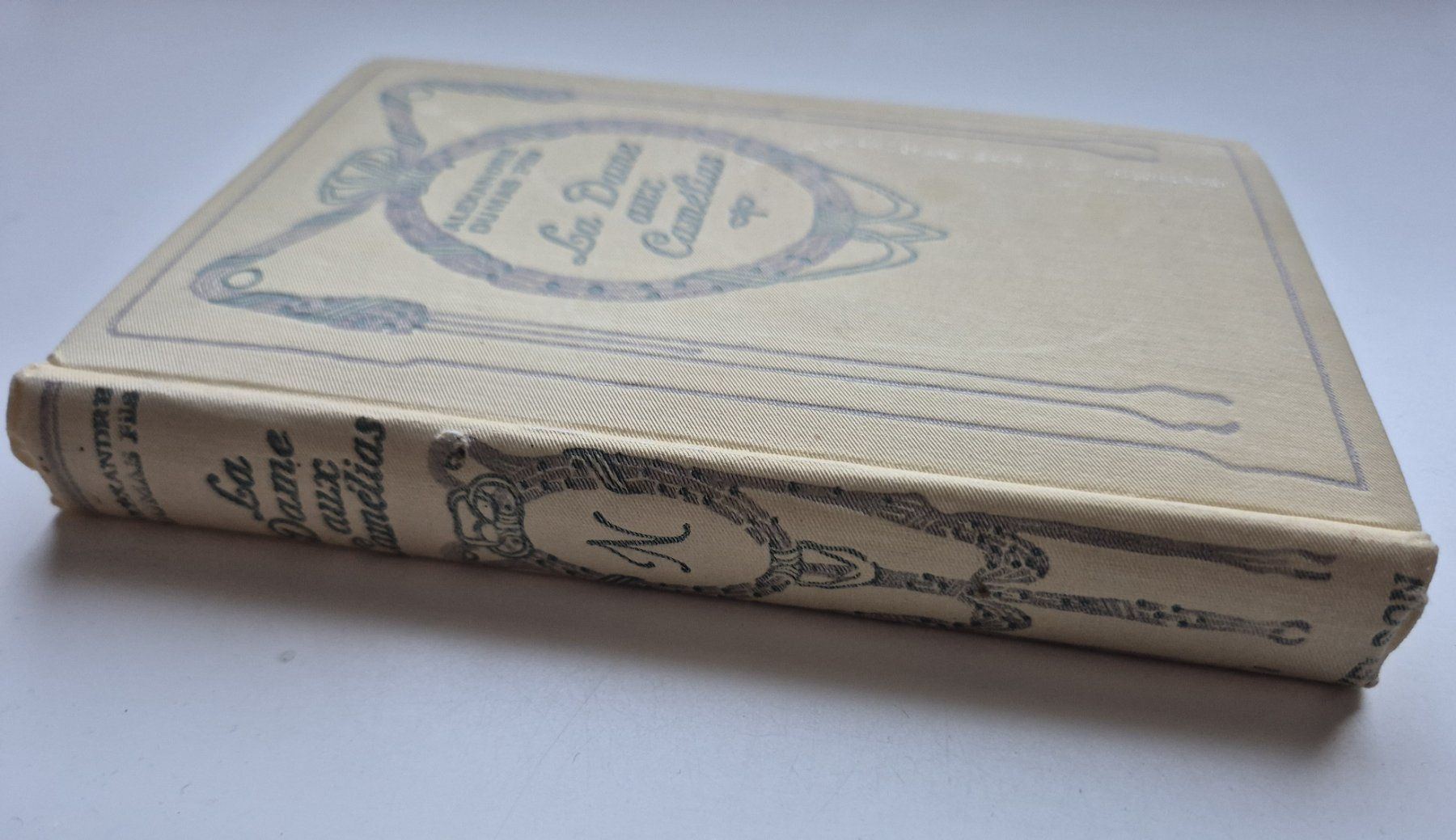 Bücher: La Dame aux Camélias    -   Alexandre Dumas – Gebraucht aus Niederweningen von Obson 5