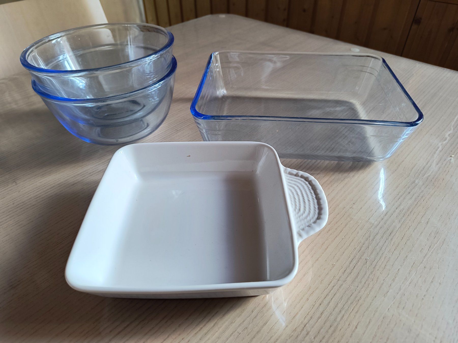 Pyrex Ciotole: 2x Pyrex Schüsseln + Pyrexform – Usato da Neuhausen am Rheinfall venduto da VALAMA