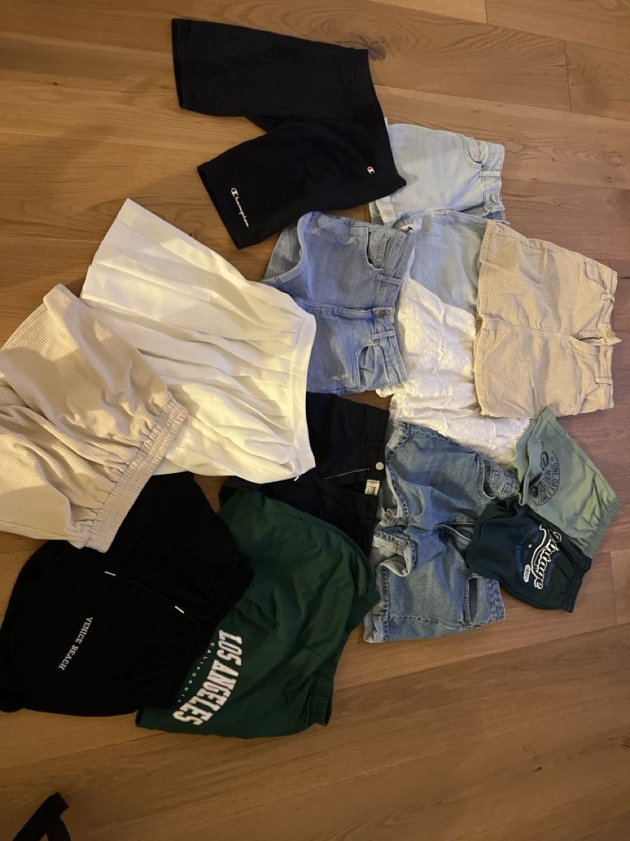 Lotti di vestiti: Diverse kurze Hosen Gr 34-36 Pack #11 – Usato da Burgdorf venduto da bor_9g9z