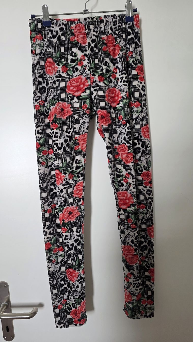 Leggings: flauschige Leggins Grösse M – Usato da Roggwil TG venduto da Seinija