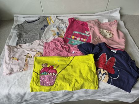 8 Mädchen T-Shirts, Grösse 104