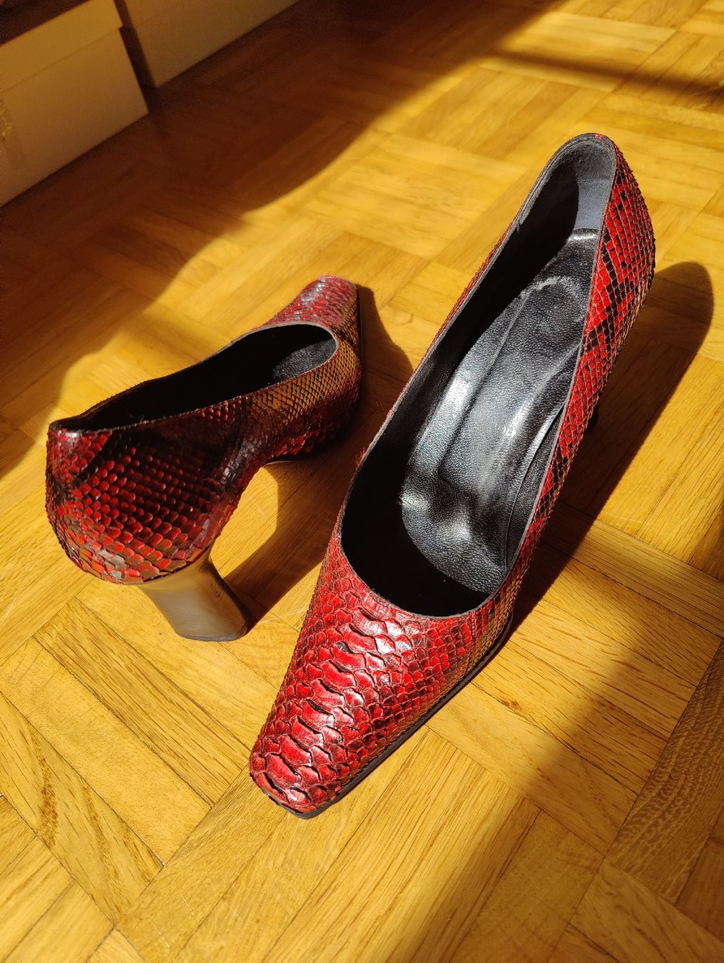 Damenschuhe: Vintage 90's Lorbac Red Python Leather Shoes Heels, Size 39 – Gebraucht aus La Tour-de-Peilz von dAutrefois 7