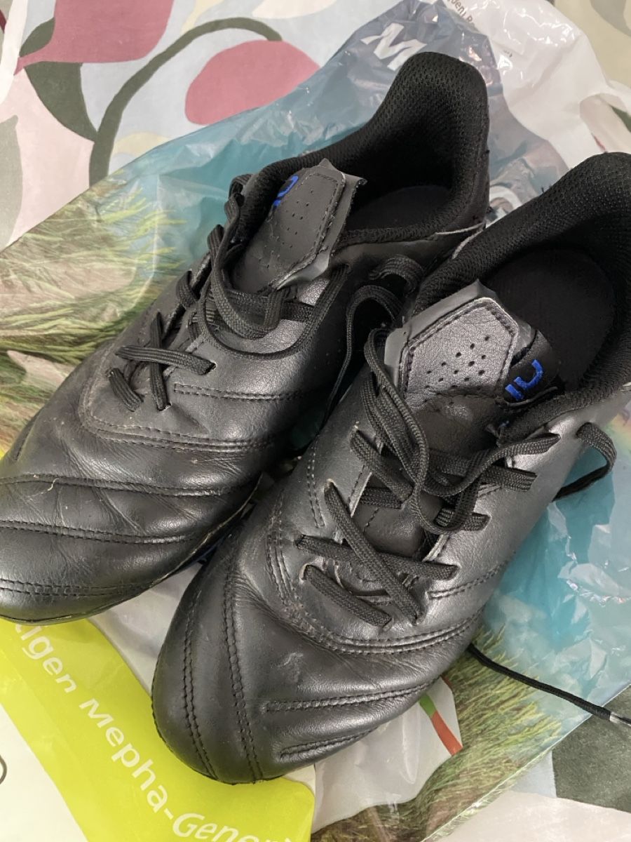 Scarpe da uomo: Fussball Schuhe – Usato da Reinach BL venduto da stutkir