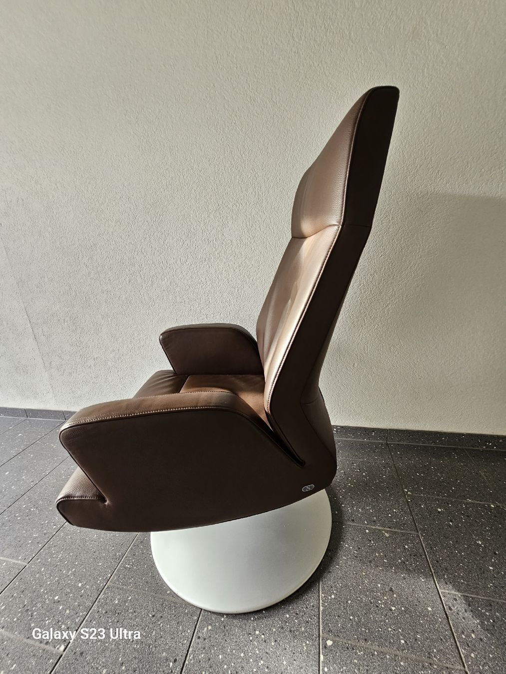 Poltrone: Brauner Leder Sessel mit Drehfuss – Usato da Zürich venduto da Troval84 5