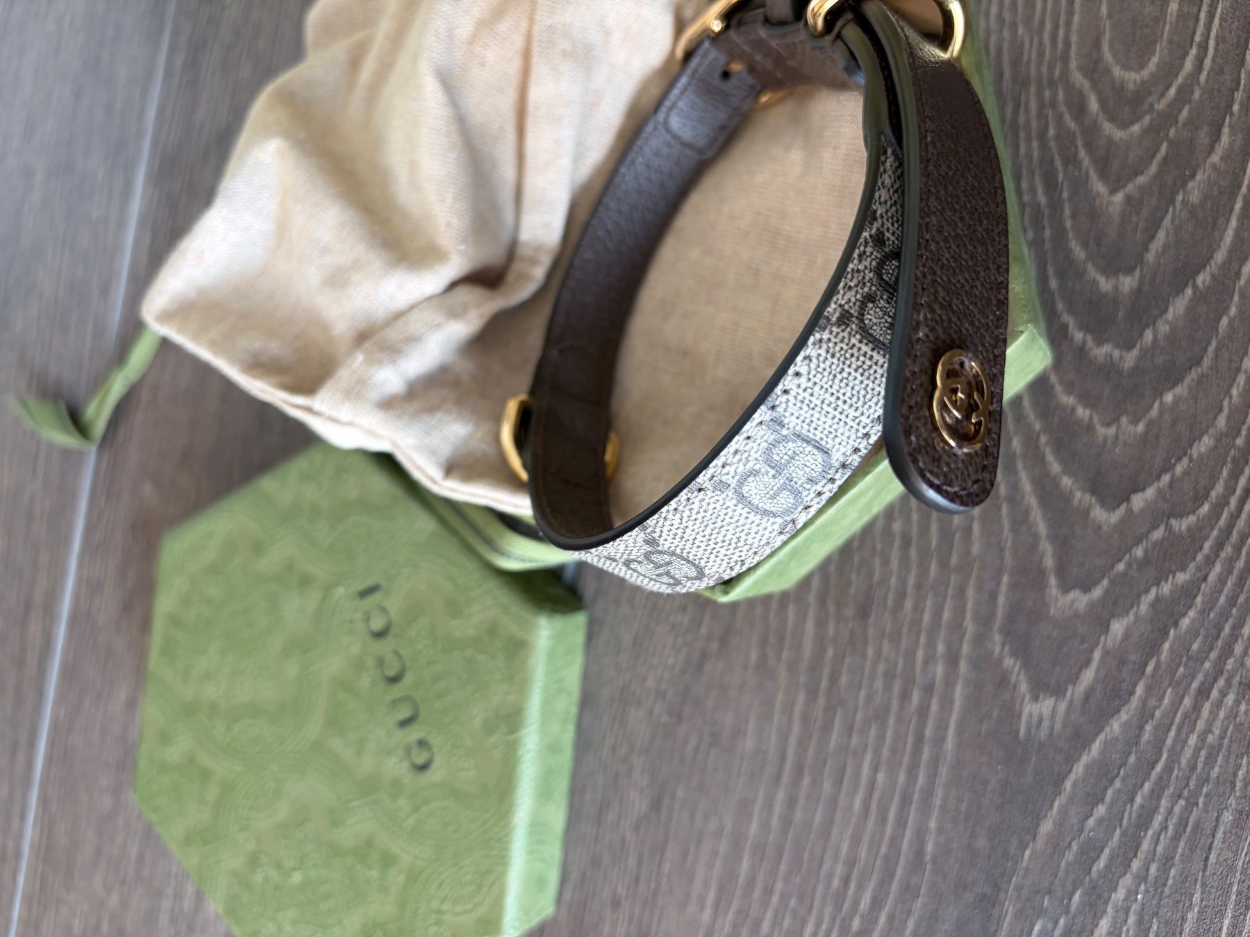 Gucci Guinzagli & Collari: Gucci Pet Collar - Small/Medium Dog Collar - Chic Accessory – Nuovo (secondo la descrizione) da Aarburg venduto da roc_9n2c 1