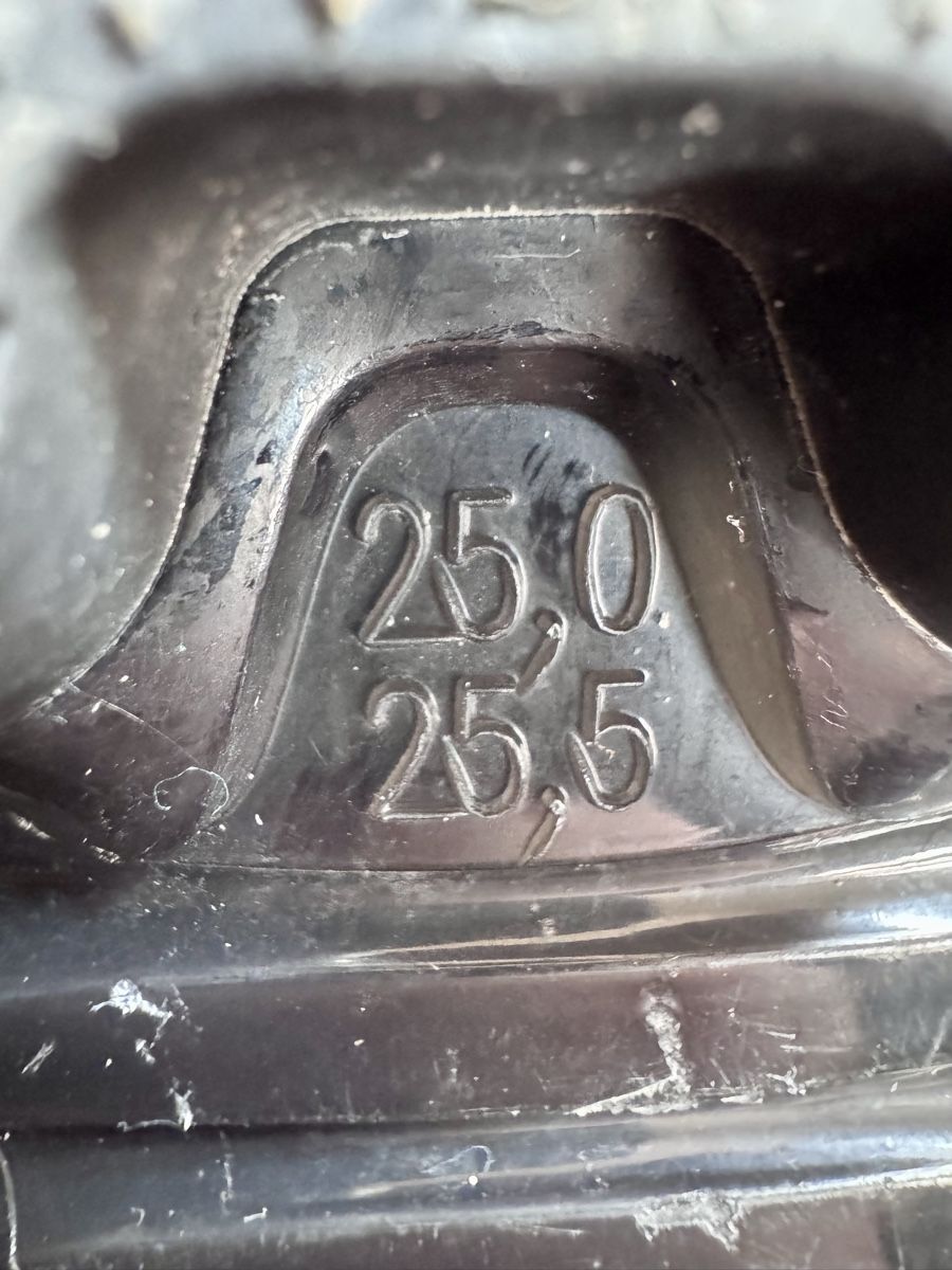 Atomic Scarpe da uomo: Atomic Skischuhe Gr. 25/25.5 – Usato da Richigen venduto da Pfuschi8 6
