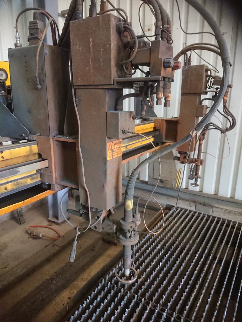 Esab Tutte le macchine: Plasmaschneidanlage ESAB – Usato da Wikon venduto da Goepfzuercher 4