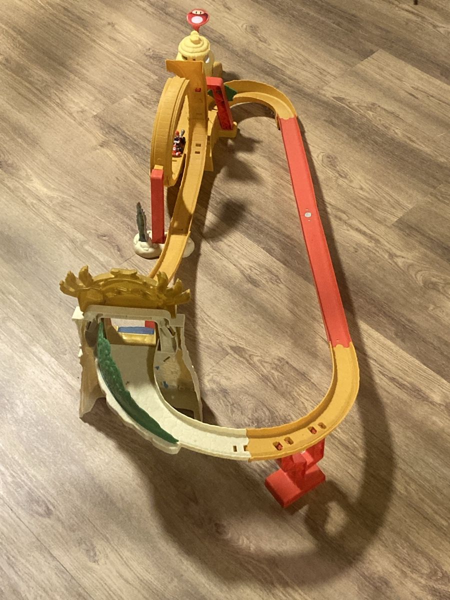 Hot Wheels Piste: Mario Kart Hot Wheels Bahn – Usato da gretzenbach venduto da mic_cvj6