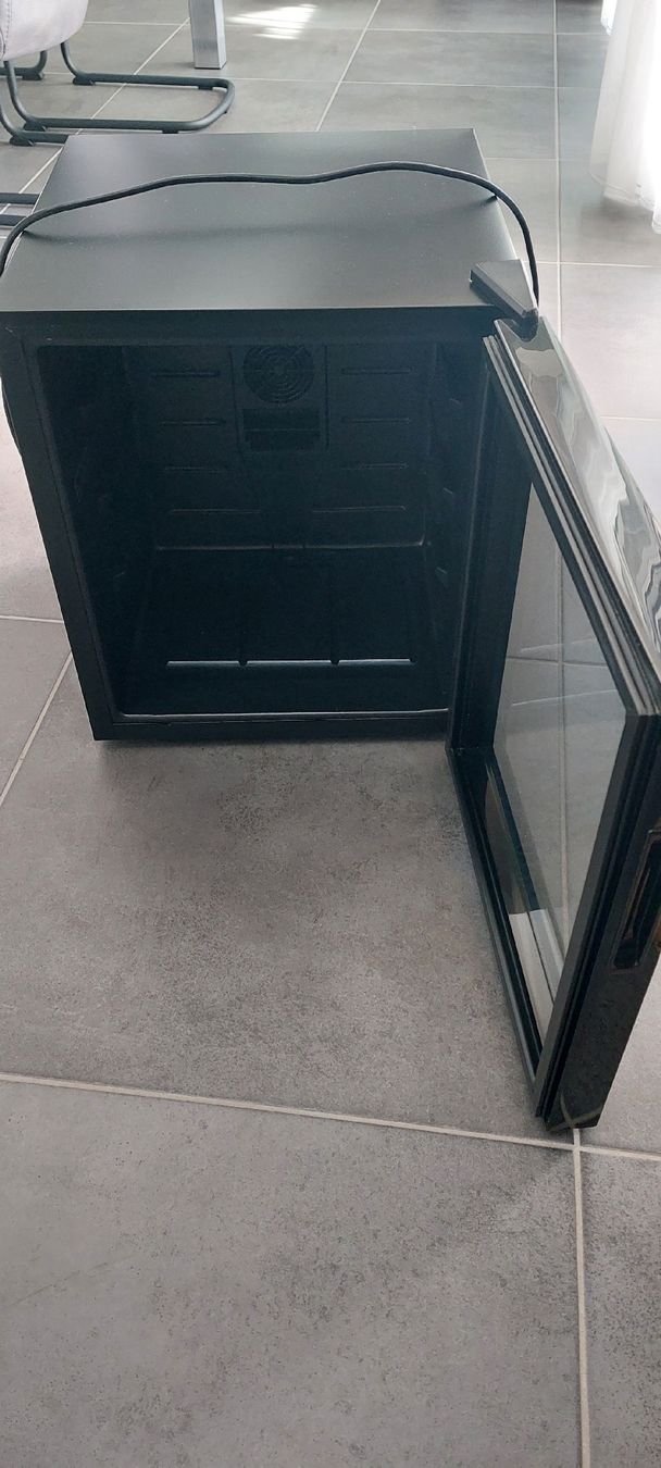 Frigoriferi: Weinkühlschrank Novomatic  – Usato da Niederwil AG venduto da bertomach 2