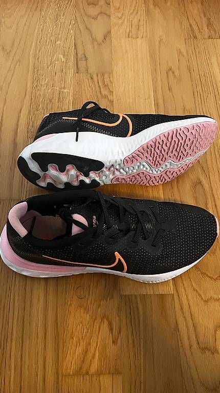 Scarpe da donna: Nike Renew Laufschuh Gr. 39 – Usato da Liestal venduto da Schatzsucher90 1