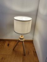 Schöne kleine Stehlampe