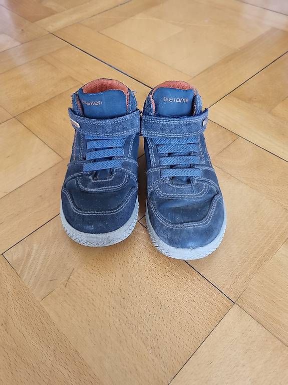 Scarpe per ragazzi: Übergangschuhe Elefanten Gr 26 – Usato da Schlieren venduto da Rosemie