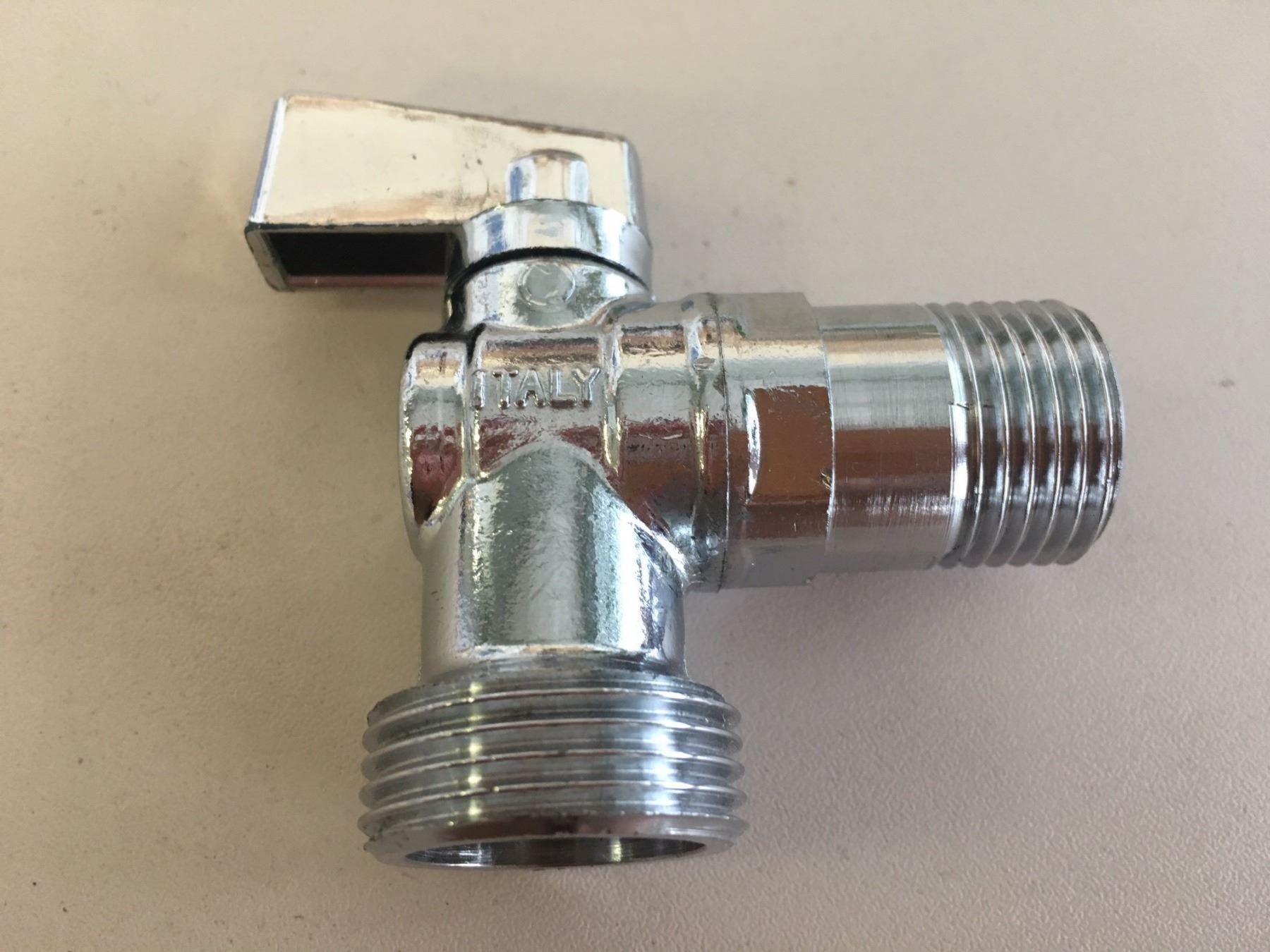 Lavatrici: Waschmaschinenhahnen 1/2" – Nuovo (secondo la descrizione) da Brügg BE venduto da rutschimedizin