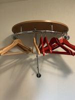 Garderobenständer Wandmontage mit Ablage und Bügeln Holz Met
