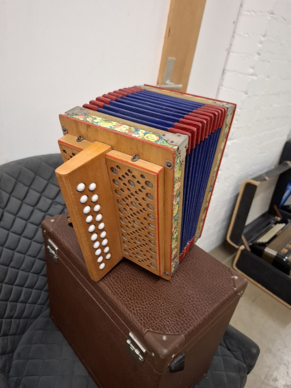 Eichhorn Strumenti musicali: Eichhorn orgeli ton C – Usato da Villeneuve venduto da BibiVintage 2