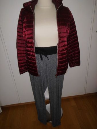 Veste bordeaux mi saison avec capuche  T. XXL